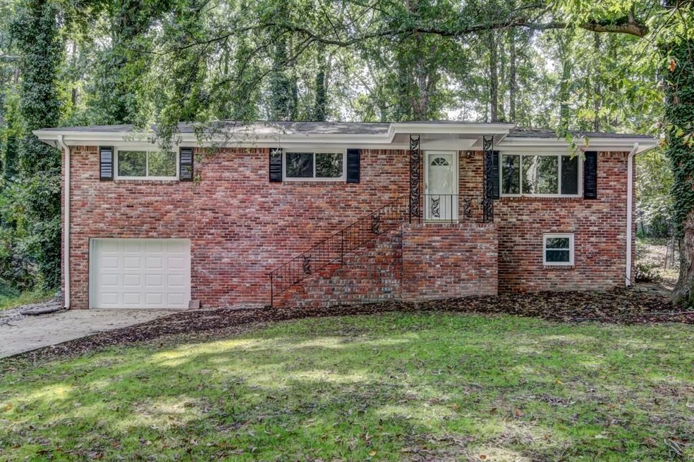 Fully Renovated On Cul-De-Sac!