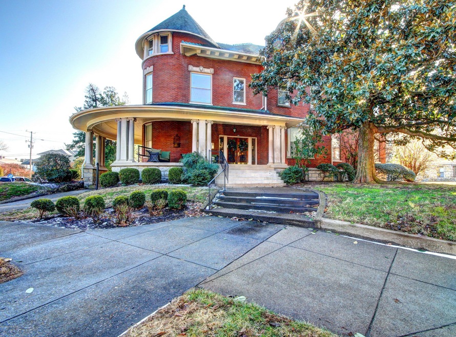 2026 Cherokee Pkwy unit C, Louisville, KY 40204 - photo 1