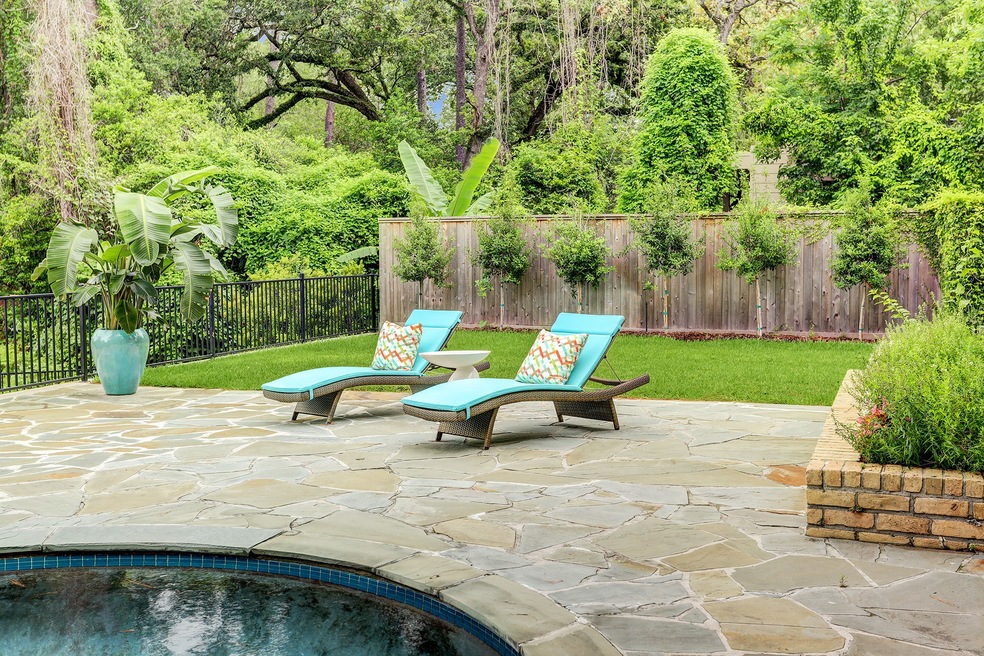 9 Memorial Point Ln, Houston, TX 77024 - photo 1