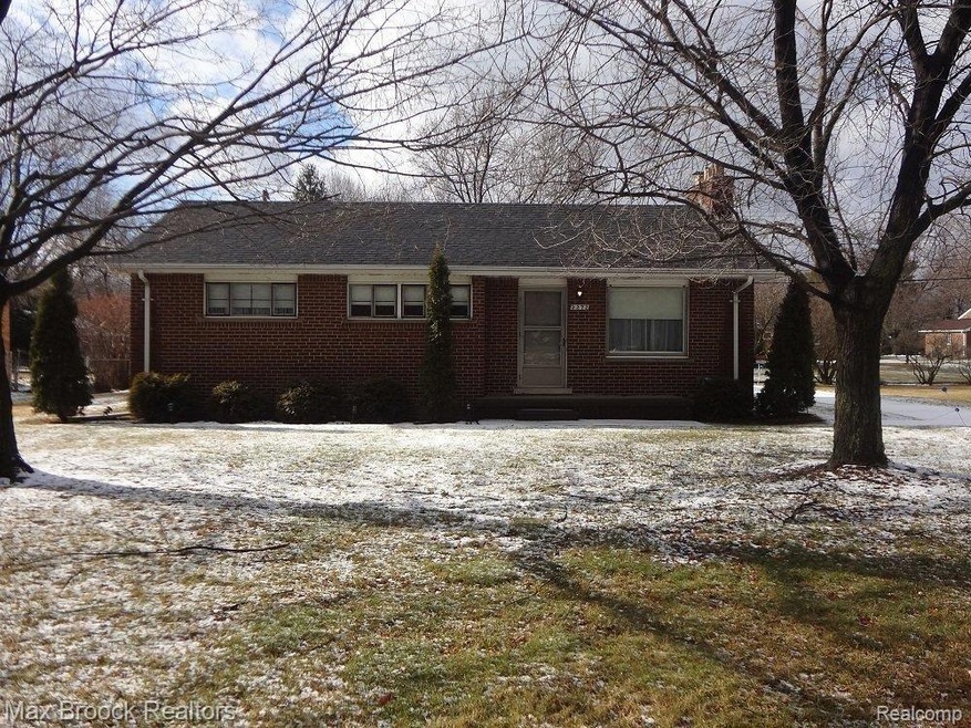 2272 Middlebelt