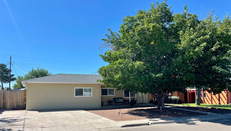 1906 Dewey Ln, Alamogordo, NM 88310 - photo 1