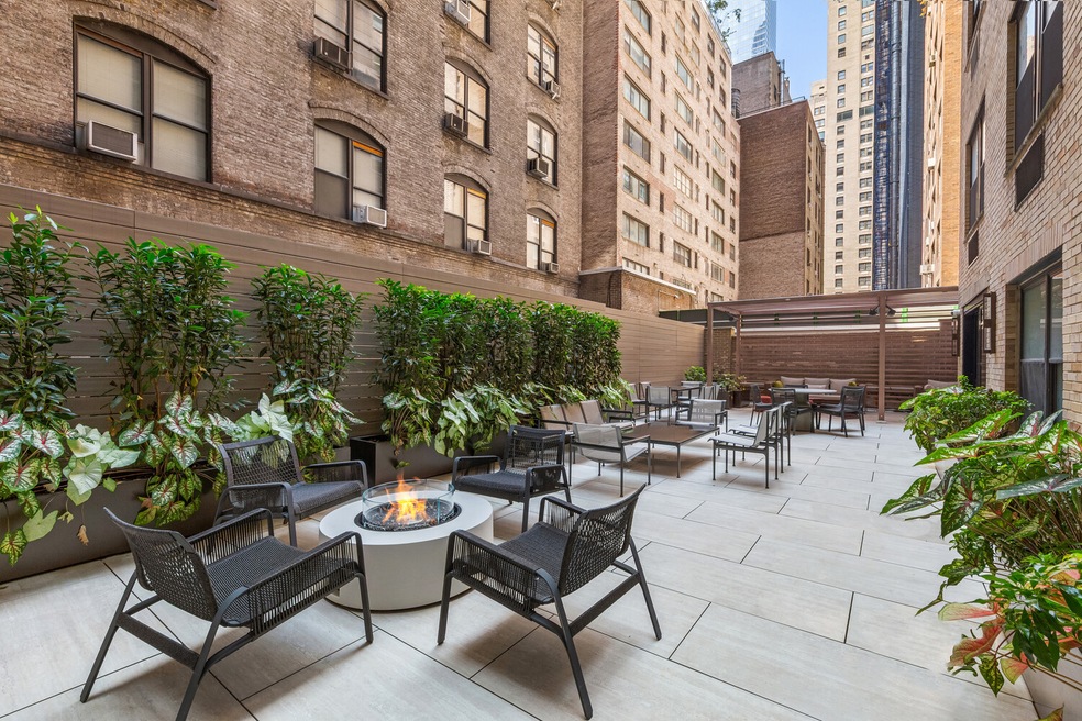 110 Central Park S unit 9A, New York, NY 10019 - photo 1