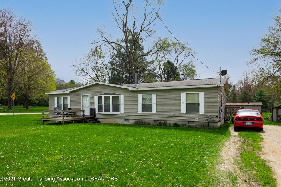 524 E Main St Maple Rapids MI-2