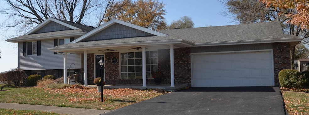 101 Rhine Blvd, Arthur, IL 61911 - photo 1