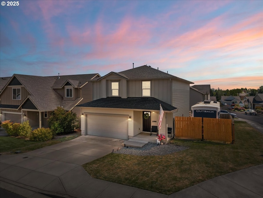 907 E 16th St, Lafayette, OR 97127 - photo 1