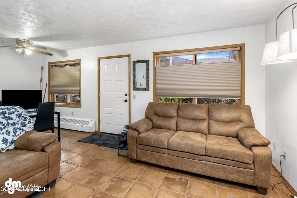 09-Living Room_SLS_-4228