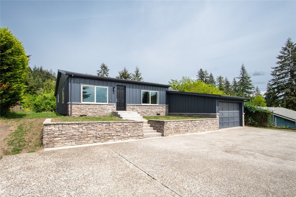 3820 Pacific Way, Longview, WA 98632 - photo 1