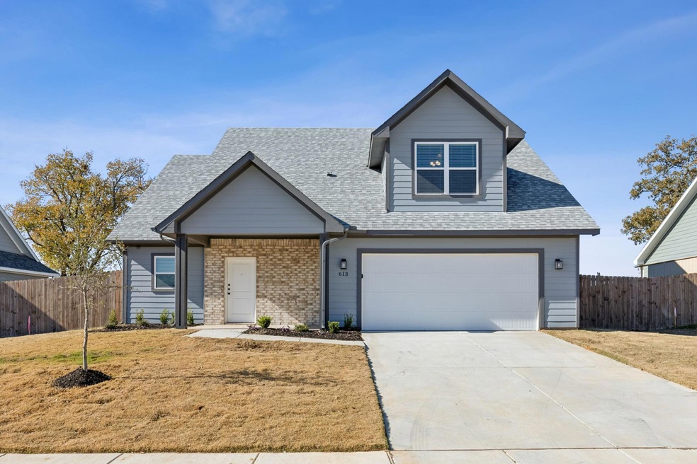 613 Taliaferro Trail, Springtown, TX 76082 - photo 1