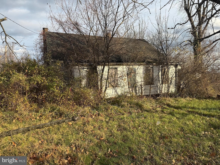 817 N State St, Pottstown, PA 19464 - photo 1