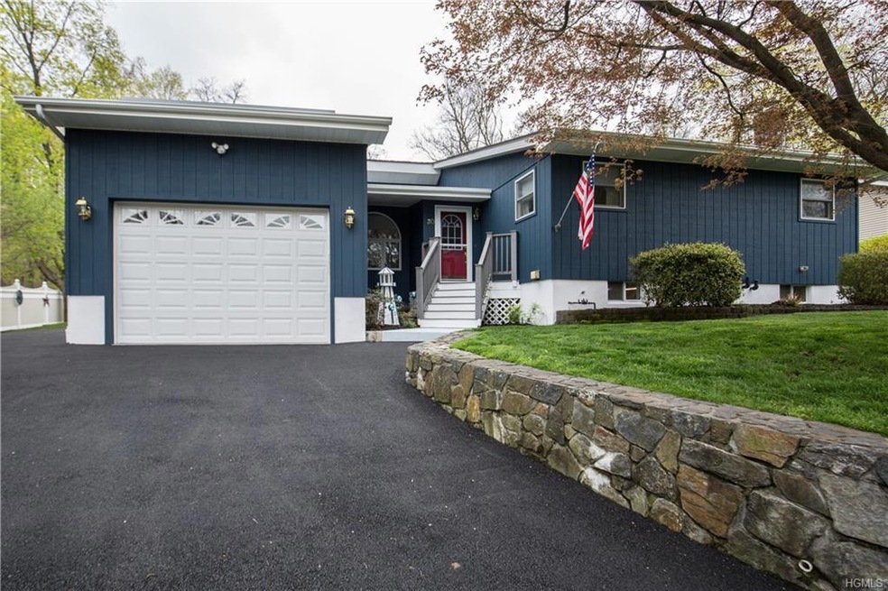 30 Mac Arthur Blvd, Cortlandt Manor, NY 10567 - photo 1