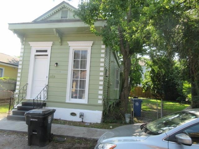 1019 Mazant St, New Orleans, LA 70117 - photo 1