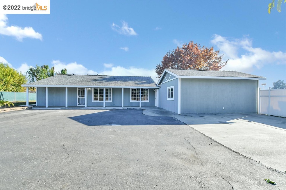 3522 E Forest Lake Rd, Acampo, CA 95220 - photo 1