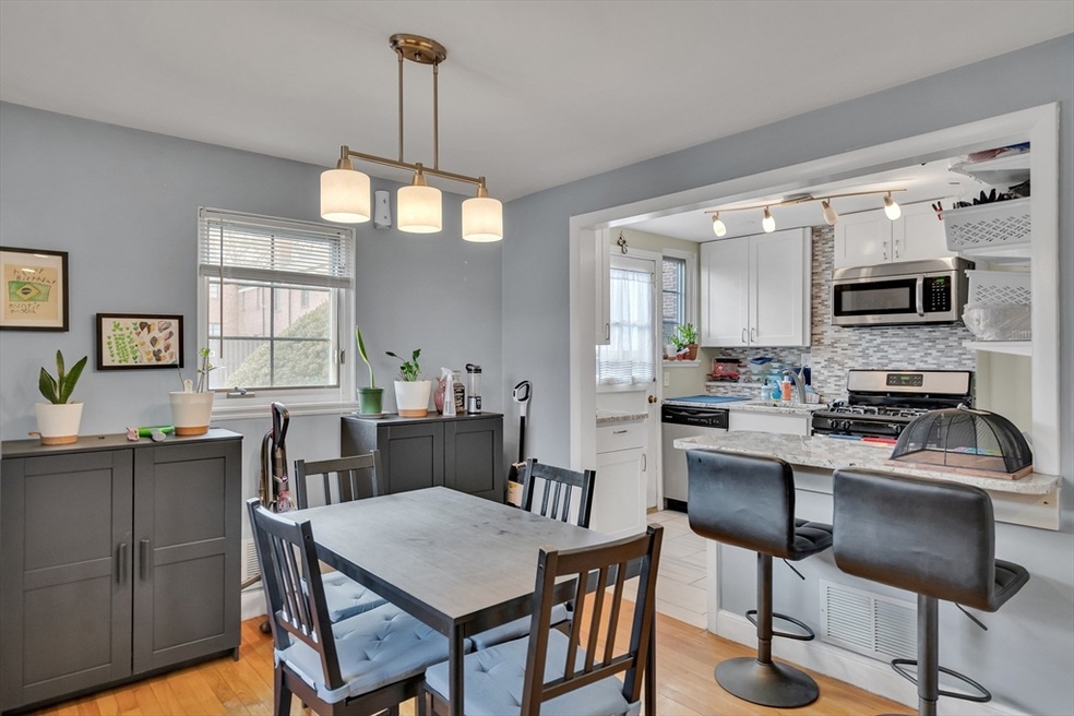 54 Pierce Rd unit 54, Watertown, MA 02472 - photo 1