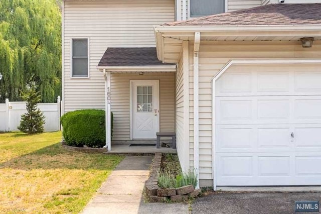 160 Glenwild Ave, Bloomingdale, NJ 07403 - photo 1