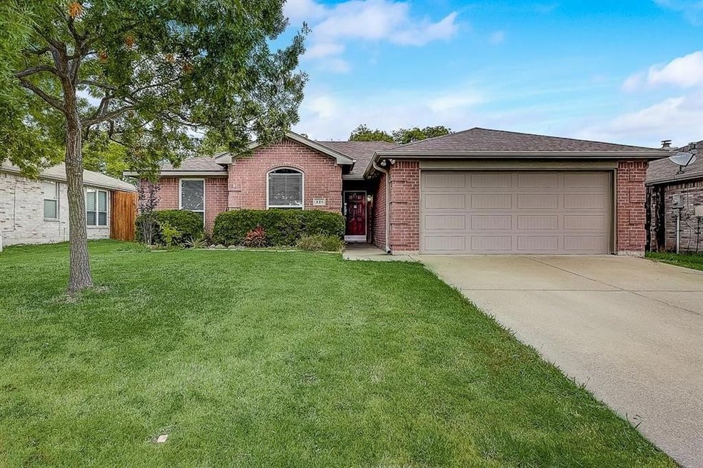 321 Lake Travis Dr, Wylie, TX 75098 - photo 1