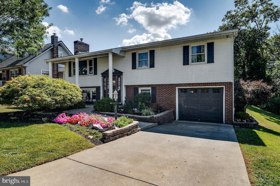 932-936 Walnut St, Emmaus, PA 18049 - photo 1