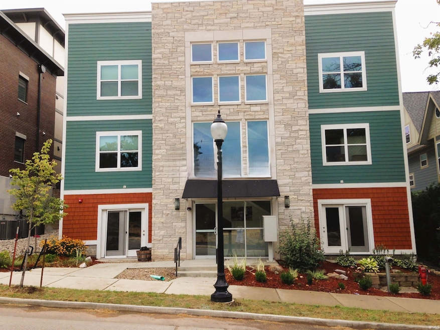 703 N Walnut St, Bloomington, IN 47404 - photo 1