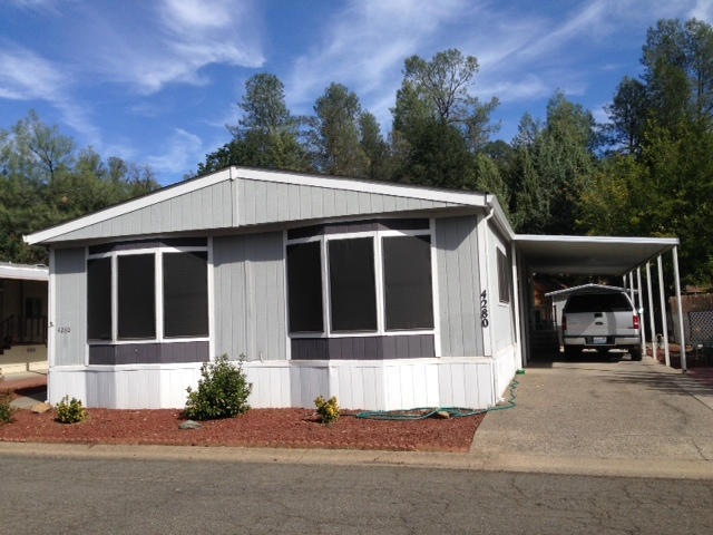 Front View & Drive Way