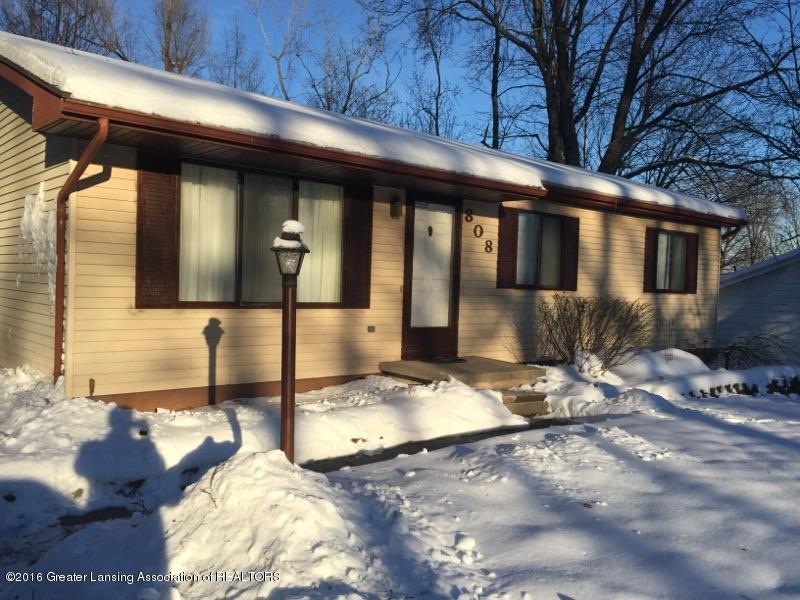 808 W Cavanaugh Rd, Lansing, MI 48910 - photo 1