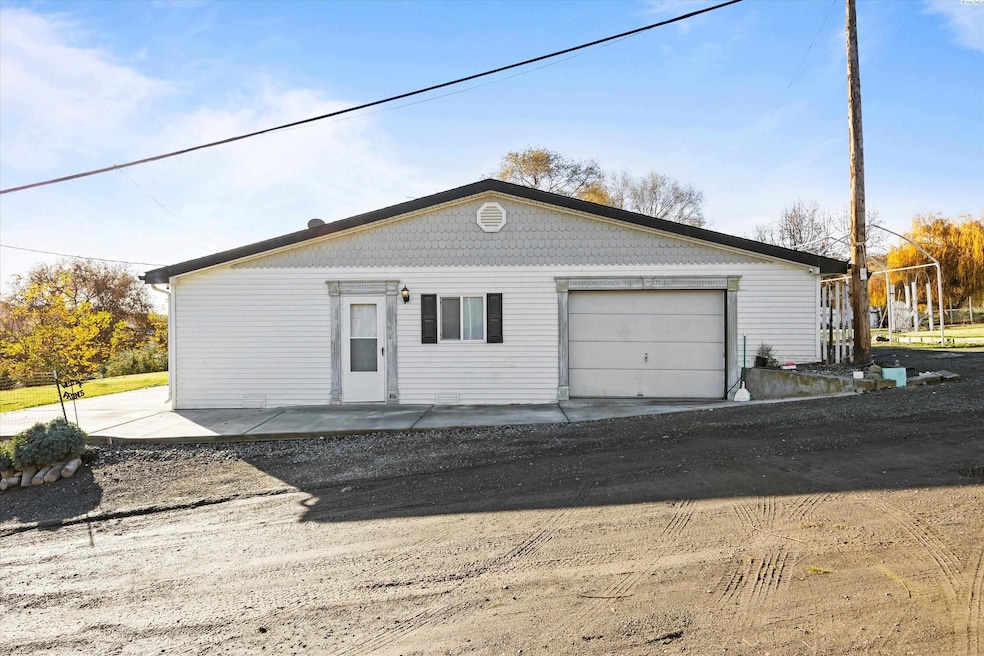 41 4th St, Eltopia, WA 99330 - photo 1