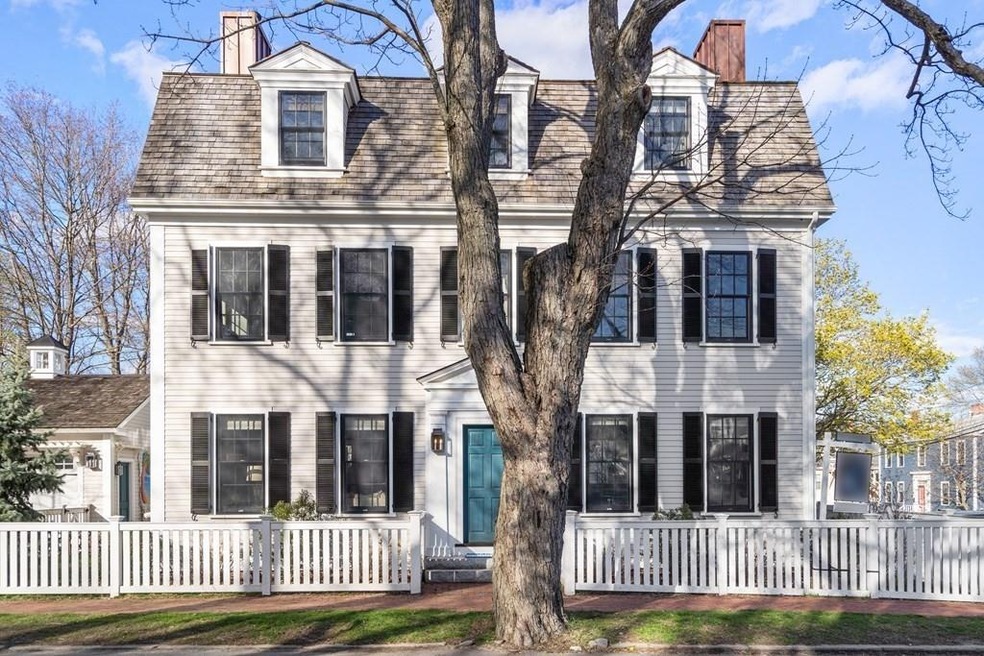 2 Walnut St, Newburyport, MA 01950 - photo 1