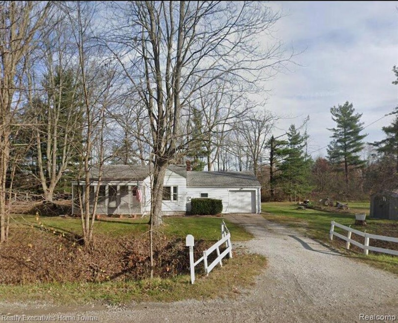 2456 40th St, Port Huron, MI 48060 - photo 1