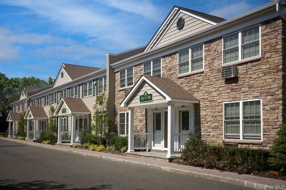 184 Hallock Rd unit 3A2, Lake Grove, NY 11755 - photo 1