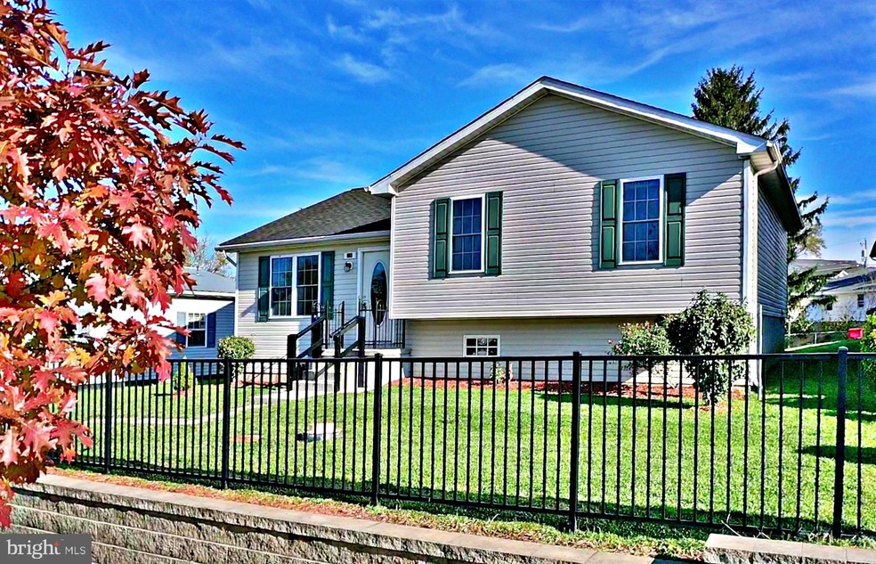 210 N Fairfax Blvd, Ranson, WV 25438 - photo 1