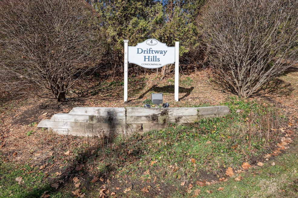 8 Driftway Rd unit C1, Danbury, CT 06811 - photo 1