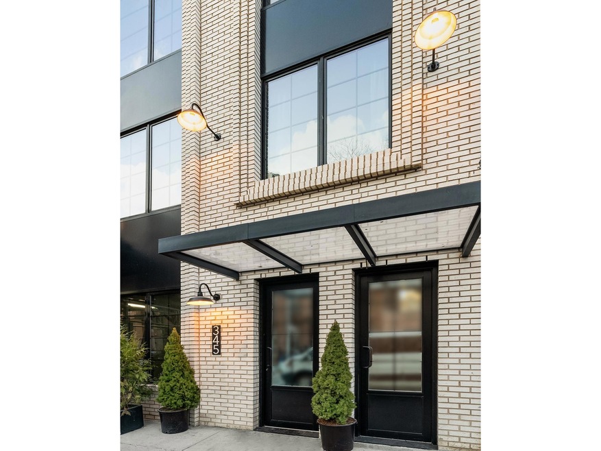 Sold $2,395,000 • Co-Listing Agent