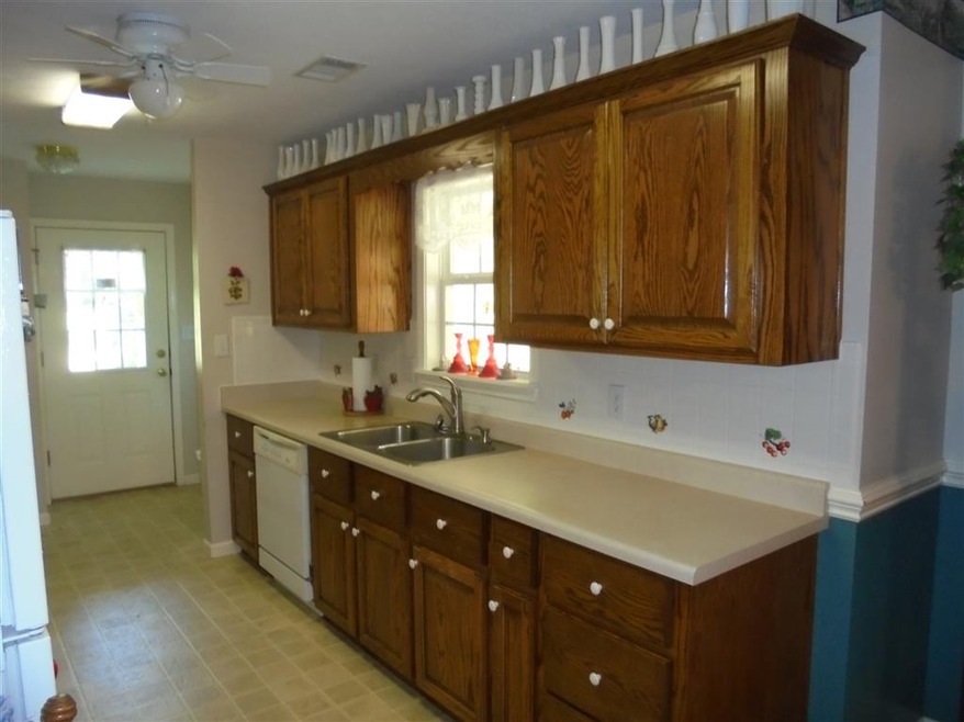 721 Lakeview Rd, Byron, GA 31008 - photo 1