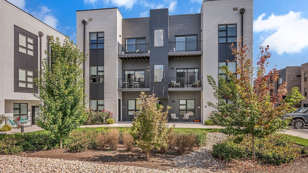 542 Southgate Ave unit 303, Nashville, TN 37203 - photo 1