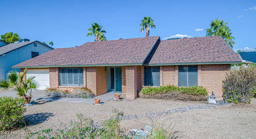 4702 E. Grandview Rd.-7