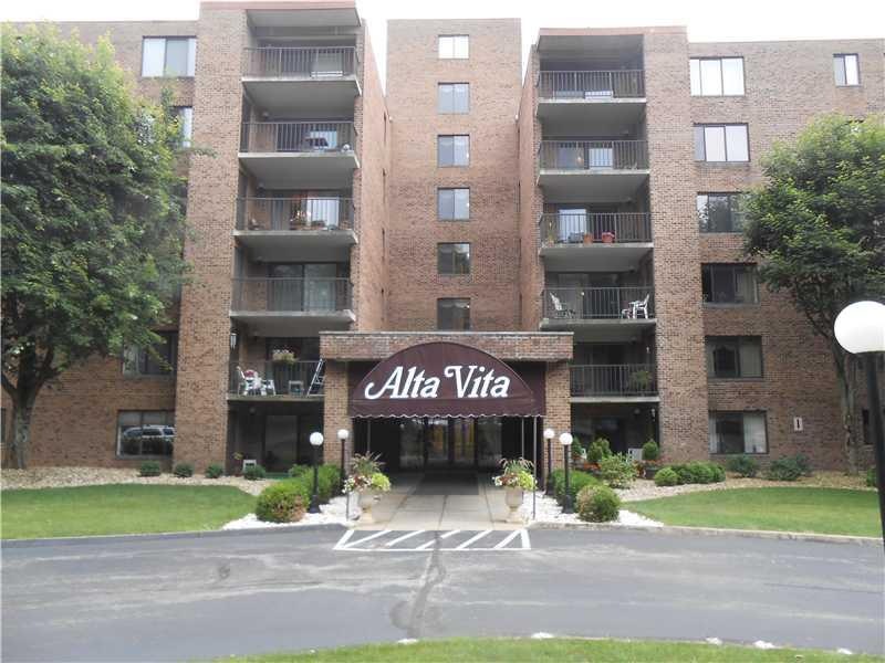 708 Alta Vita Dr, Greensburg, PA 15601 - photo 1