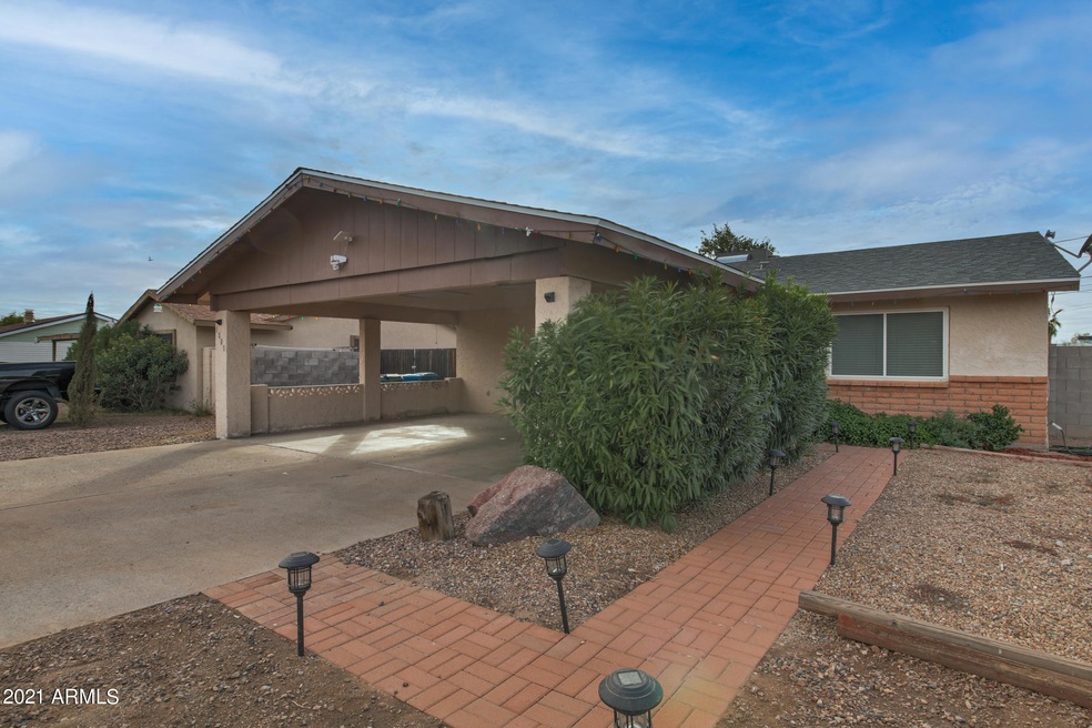 1800 S Apache Dr-5