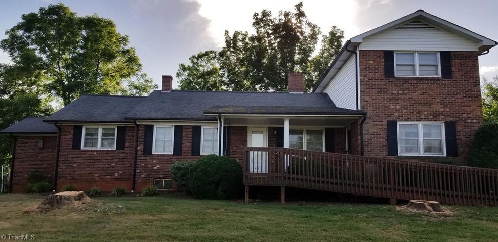 415 Vannoy Maxwell Rd, Purlear, NC 28665 - photo 1