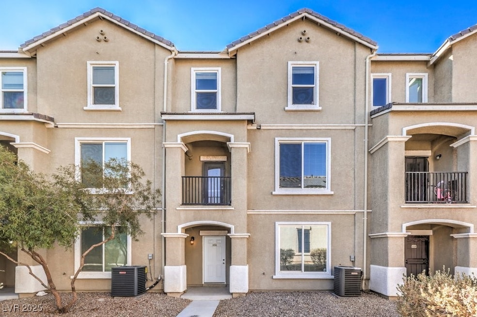 For Rent $1,900/month