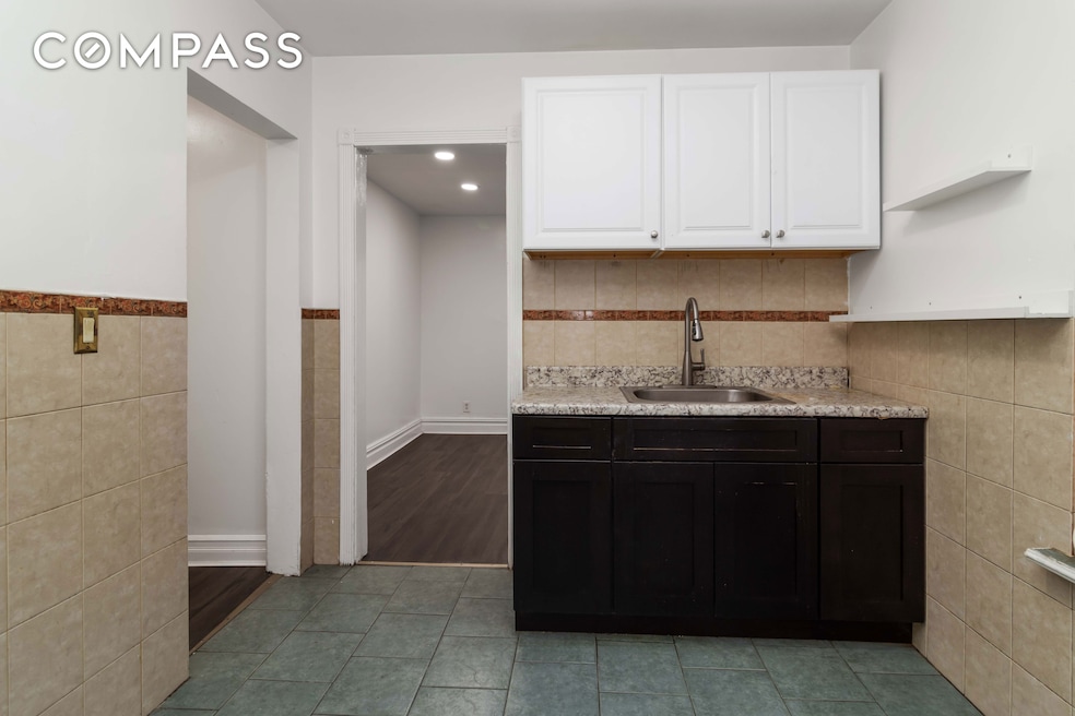 31-24 Steinway St unit 2, Astoria, NY 11103 - photo 1