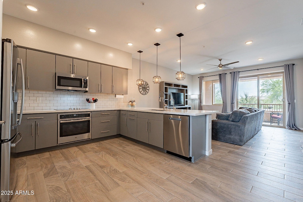 15-web-or-mls-Queen-15