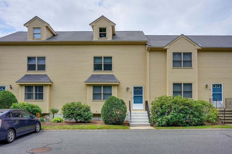 17 Pinecrest Village unit 17, Hopkinton, MA 01748 - photo 1