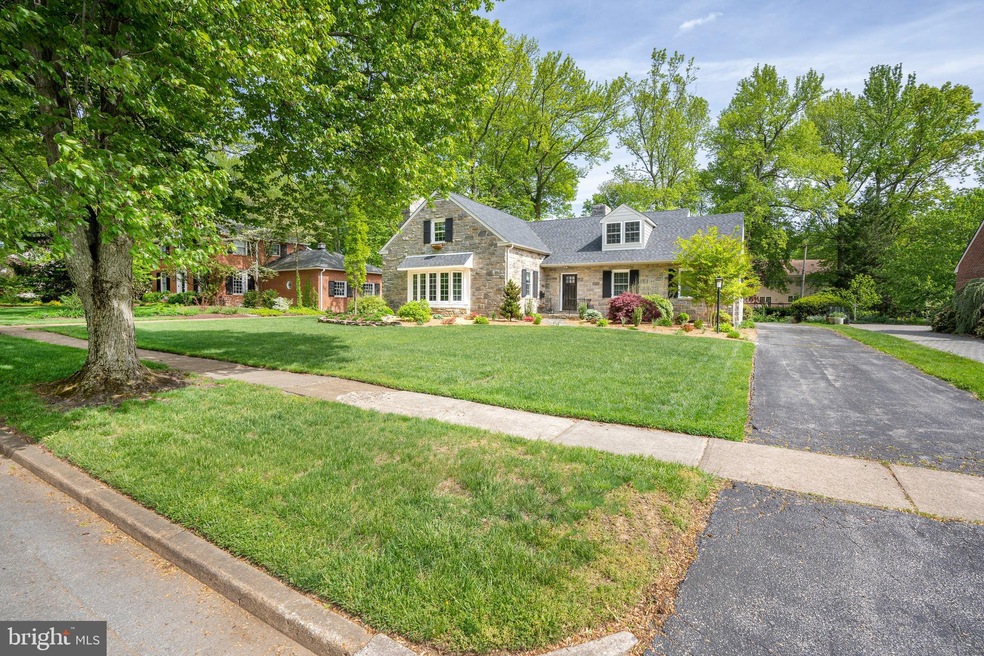 Sold $915,000 • Co-Listing Agent