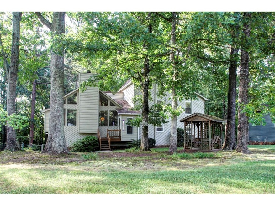 Welcome home to this well maintained 3 BR / 2.5 BA