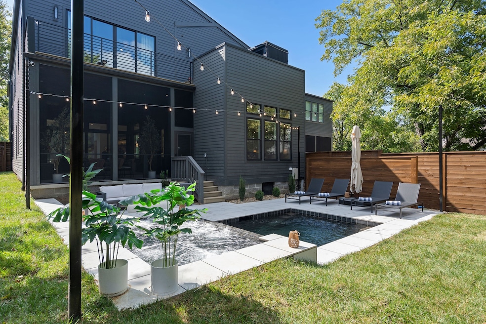 Under Contract $2,489,000