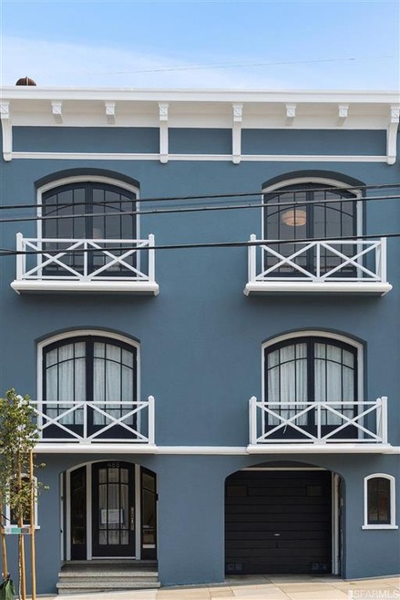 Sold $1,400,000 • Co-Listing Agent