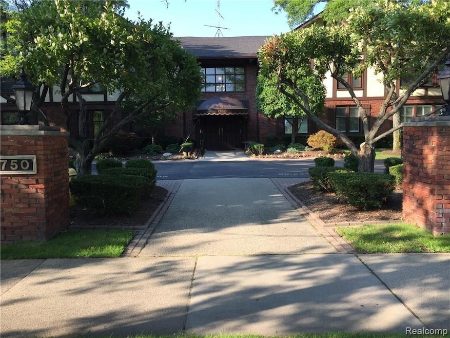 1750 Vernier Rd, Grosse Pointe Woods, MI 48236 - photo 1