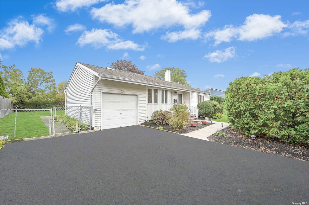 2919 Maine Ave, Medford, NY 11763 - photo 1