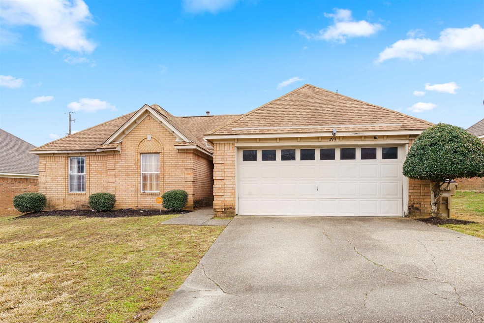 View of front of house featuring a front yard and 