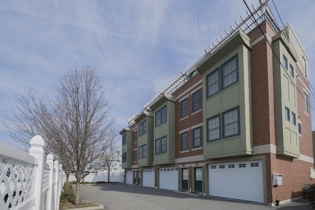 115 Albion St unit 2, Wakefield, MA 01880 - photo 1