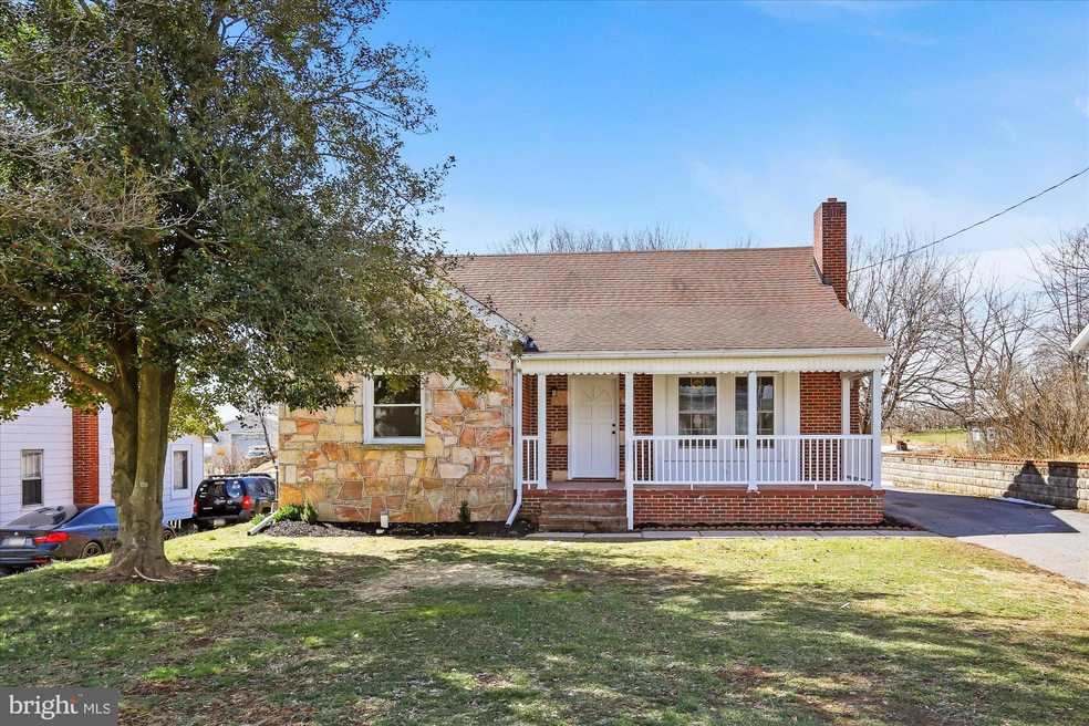 7654 Mentzer Gap Rd, Waynesboro, PA 17268 - photo 1