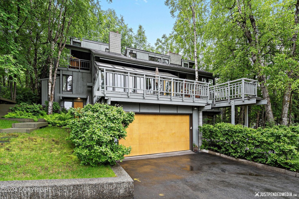 1530 Crescent Drive